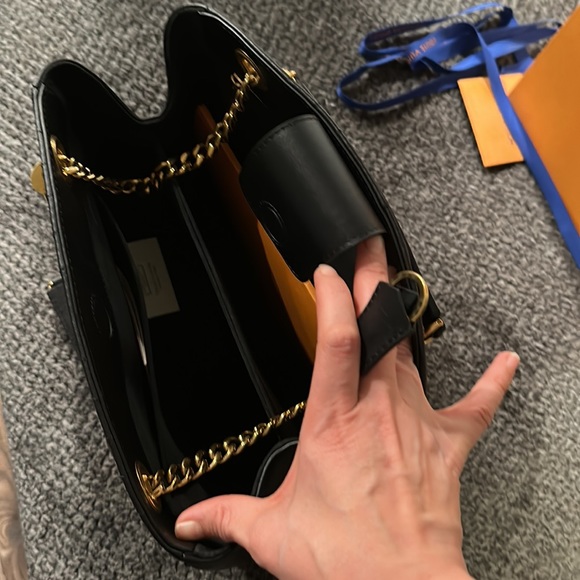 New Louis Vuitton New Wave Chain Tote - Picture 7 of 8